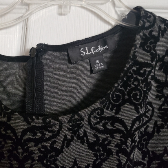 SL Fashions Dress - Picture 4 of 4